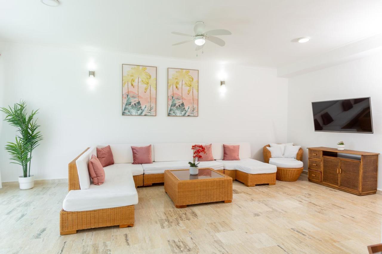 Suites At Grand Laguna Beach By Calisto Stays Сосуа Экстерьер фото