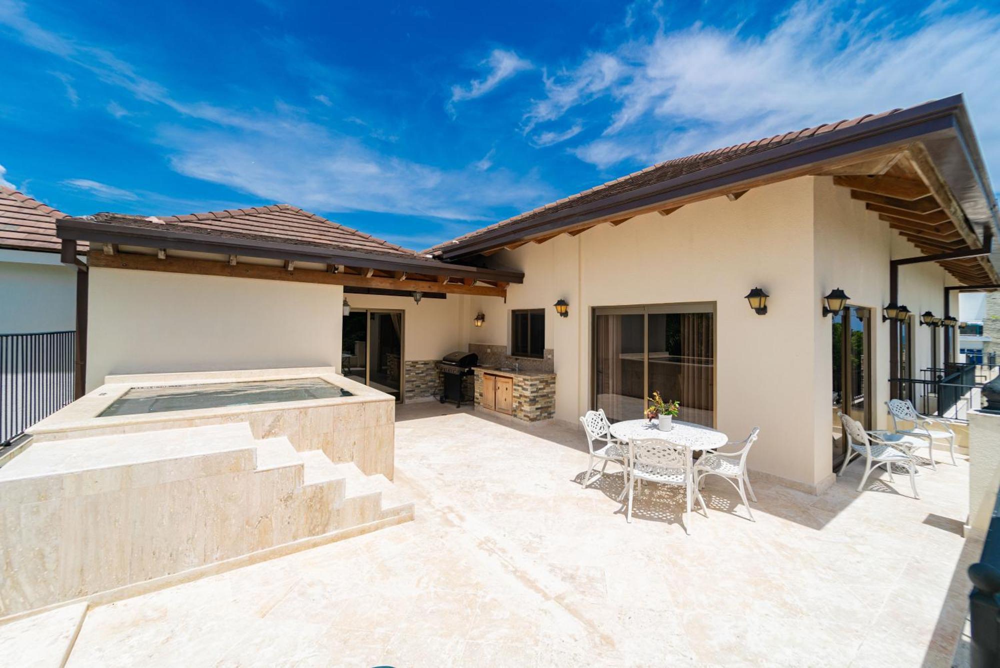 Suites At Grand Laguna Beach By Calisto Stays Сосуа Экстерьер фото