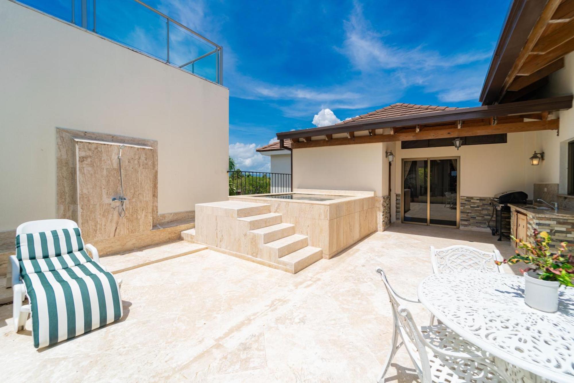Suites At Grand Laguna Beach By Calisto Stays Сосуа Экстерьер фото