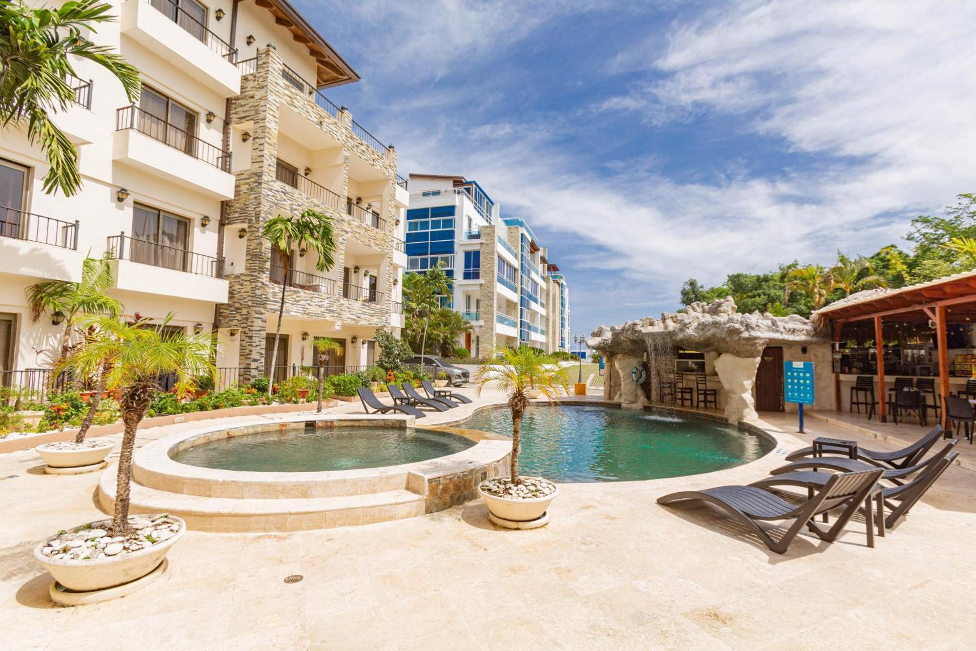 Suites At Grand Laguna Beach By Calisto Stays Сосуа Экстерьер фото