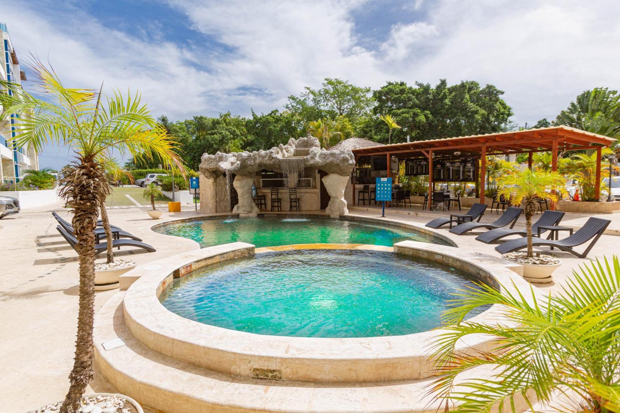 Suites At Grand Laguna Beach By Calisto Stays Сосуа Экстерьер фото