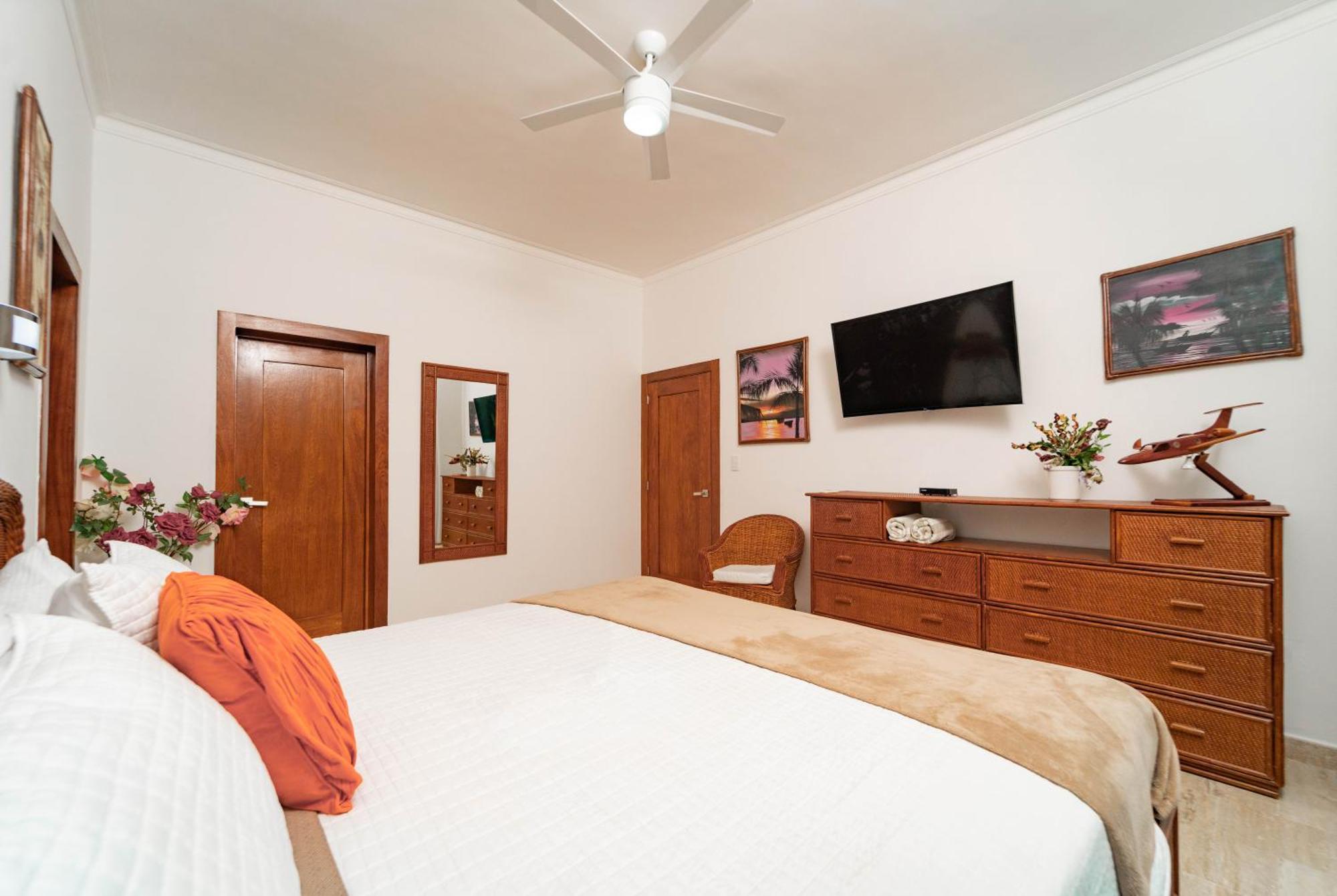 Suites At Grand Laguna Beach By Calisto Stays Сосуа Экстерьер фото