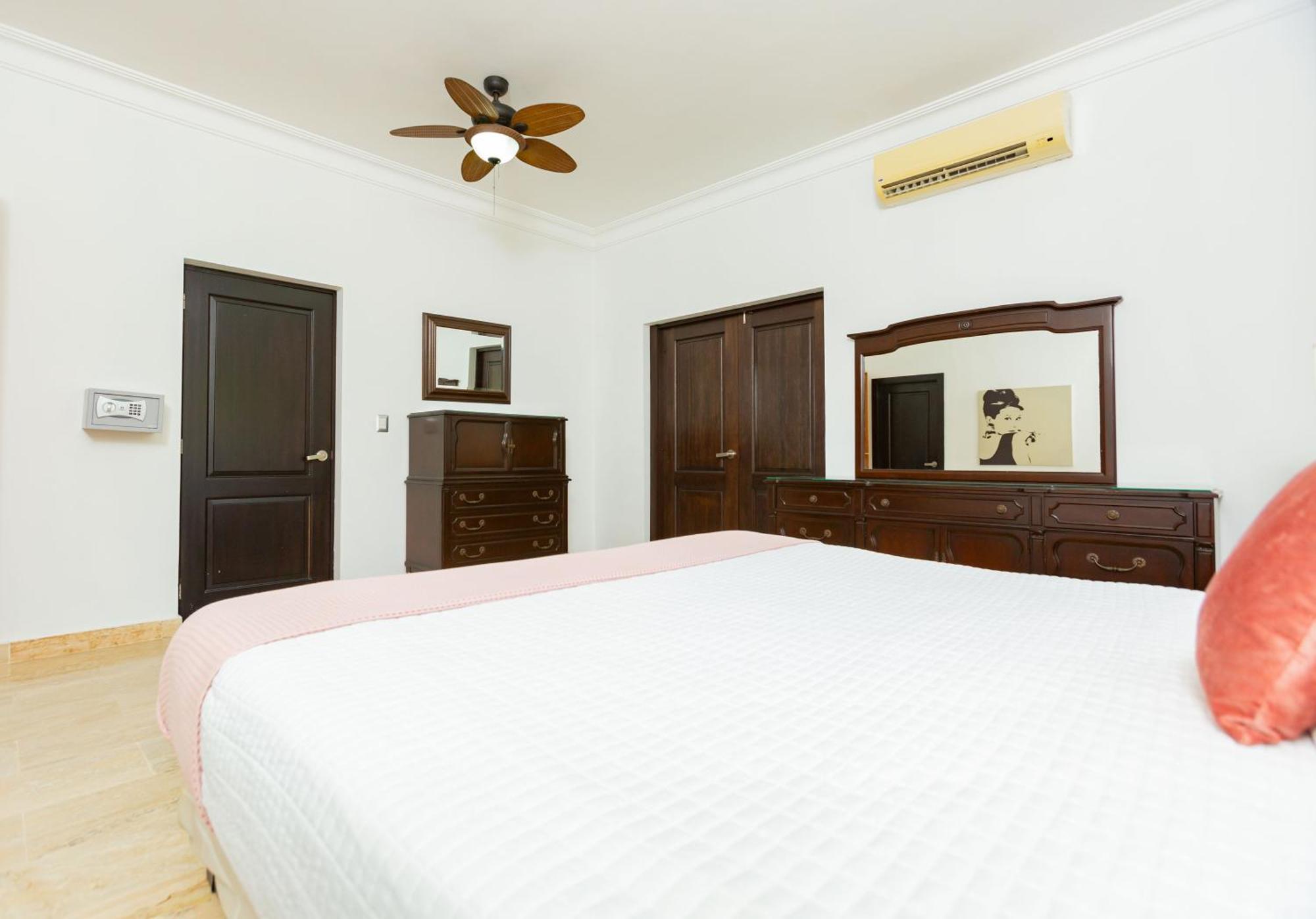 Suites At Grand Laguna Beach By Calisto Stays Сосуа Номер фото