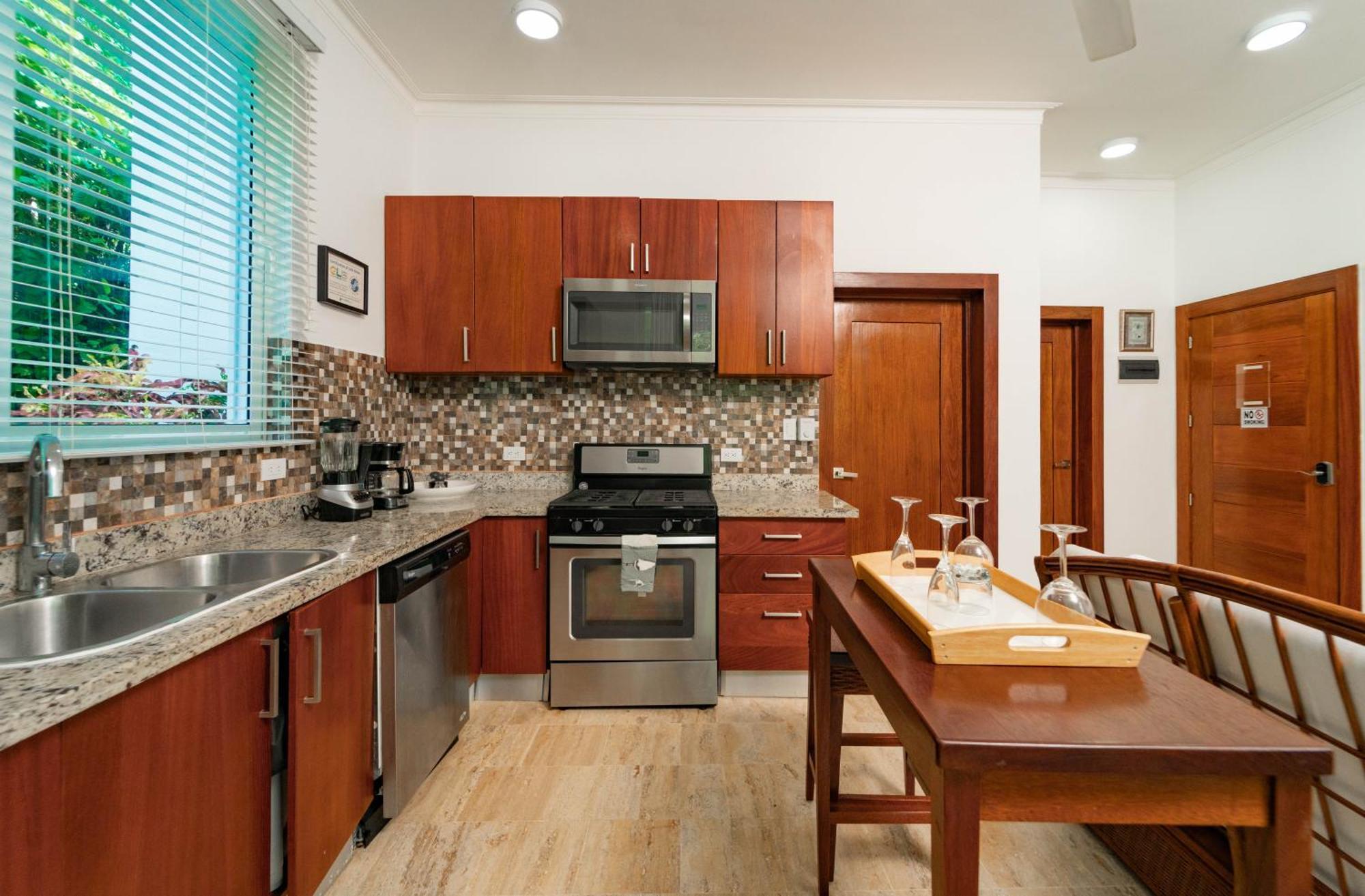 Suites At Grand Laguna Beach By Calisto Stays Сосуа Номер фото